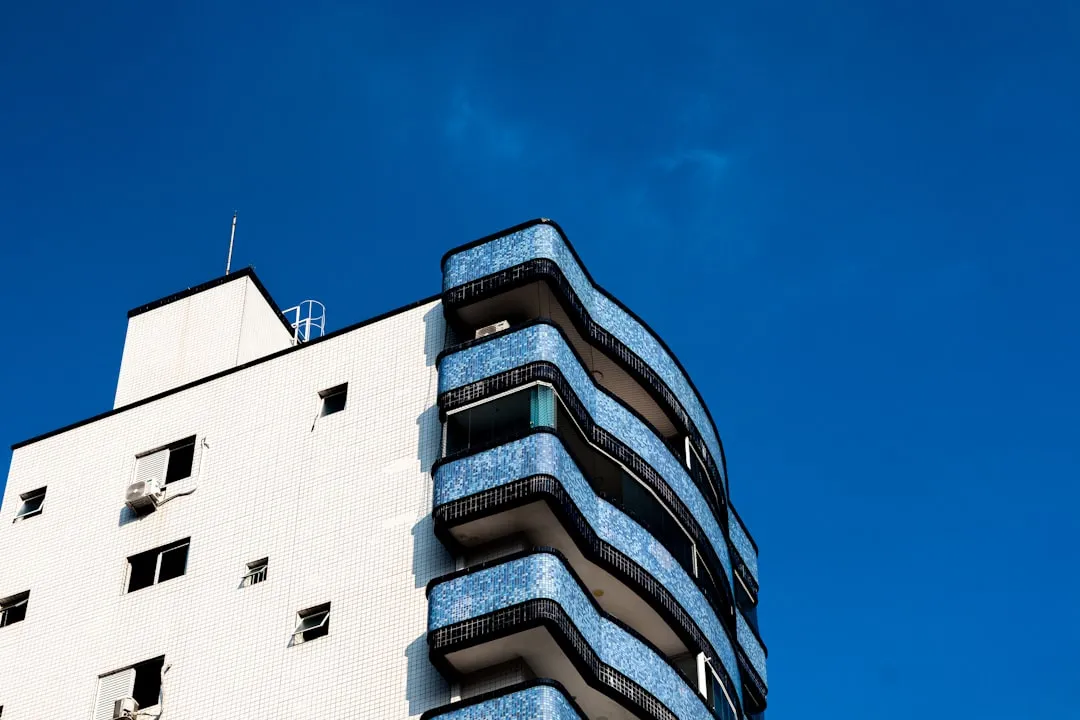 深圳电子元器件选型指南：从参数匹配到工程应用要点